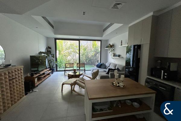 Modern Townhouse | 2 Beds + Maids | Rented